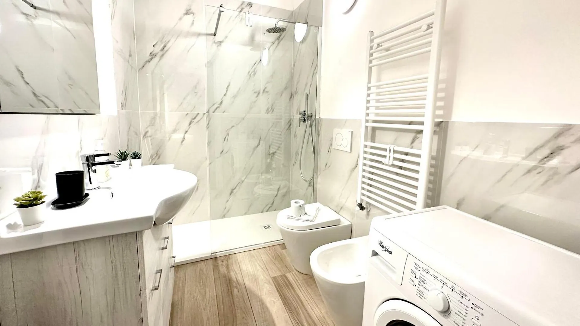 Isola - Garibaldi Lovely Apt. With Netflix And Wifi Milan Italy